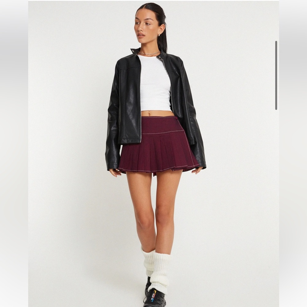 pleated mini skirt